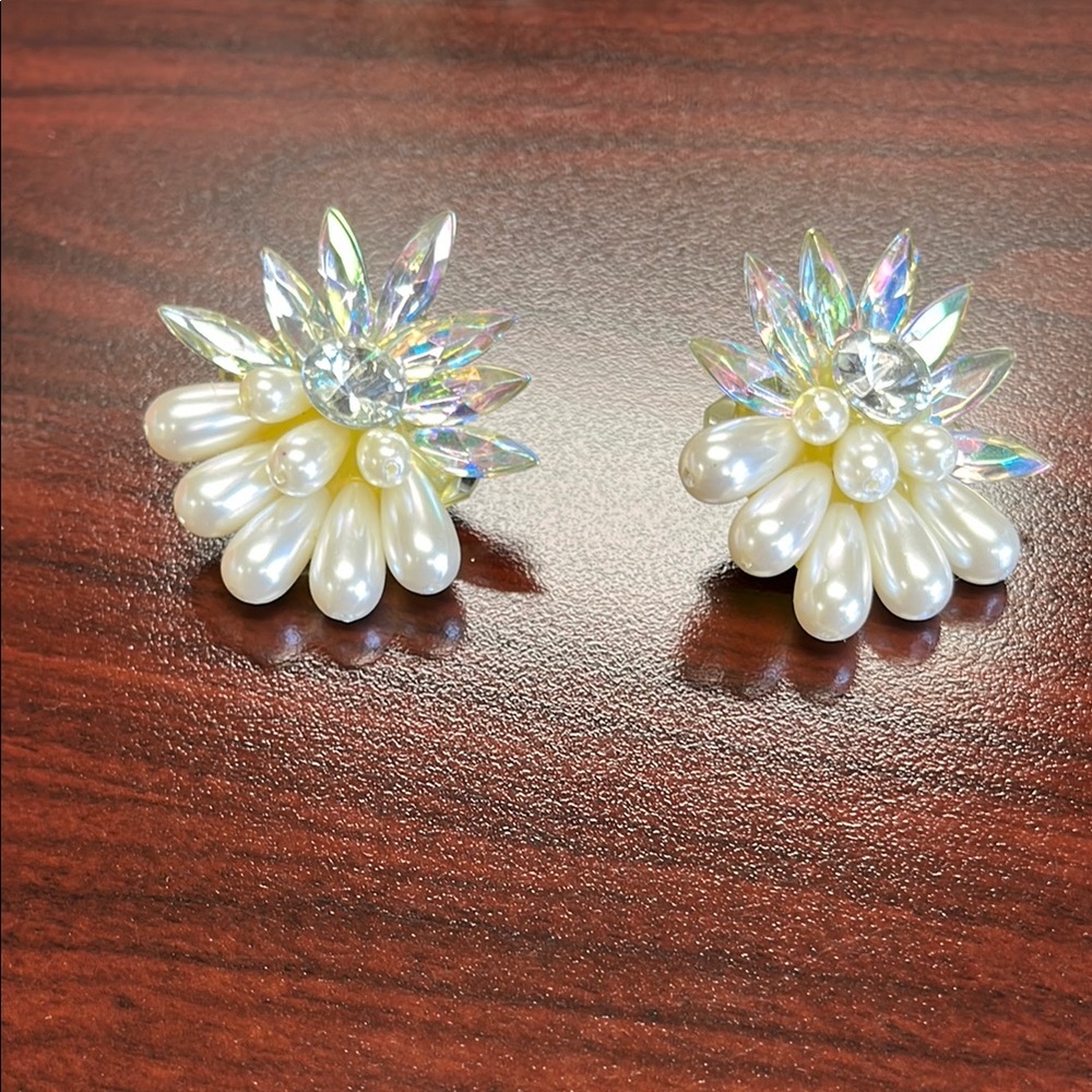 Elegant Pearl and Crystal Earrings